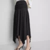 Falda midi con bajo en forma de pañuelo