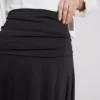 Falda midi con bajo en forma de pañuelo