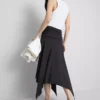 Falda midi con bajo en forma de pañuelo