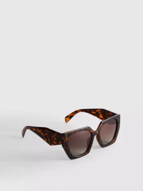 Gafas de Sol cuadradas y angulosas