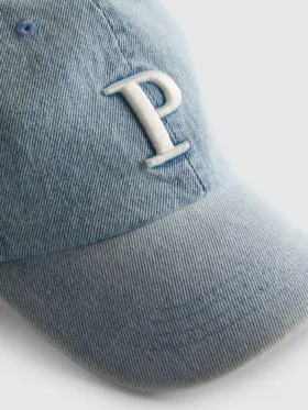 Gorra vaquera con iniciales