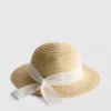 Gorro tejido con bordado inglés
