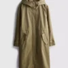 Impermeable largo con capucha ajustada