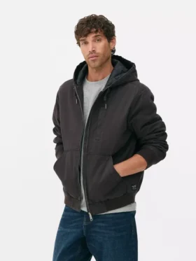 La chaqueta con capucha de lona «Stronghold»