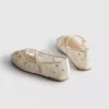 Las bailarinas bordadas de The Edit