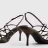 Las sandalias de tacón de aguja trenzadas de The Edit