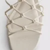 Las sandalias de tacón de aguja trenzadas de The Edit