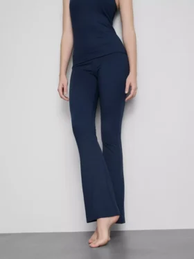 Leggings deportivos acampanados de cintura alta con sujeción suave