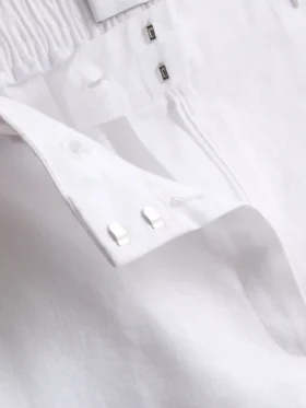 Los pantalones cortos clásicos de lino de The Edit