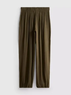 Los pantalones de satén con vuelta de The Edit