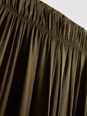 Los pantalones de satén con vuelta de The Edit