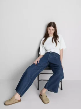 Los vaqueros de denim de algodón de corte recto «The Edit»