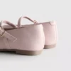 Los zapatos planos de piel de The Edit