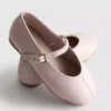Los zapatos planos de piel de The Edit