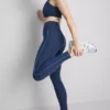 Mallas deportivas lisas con detalle de ribete