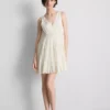 Minivestido arrugado con cuello en V