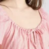 Minivestido con mangas casquillo arrugadas