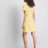 Minivestido con mangas casquillo arrugadas