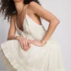 Minivestido con volantes y ribete de encaje de Paula Echevarría