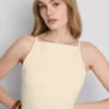 Minivestido de cuello cuadrado