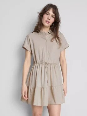 Minivestido de manga corta con volantes