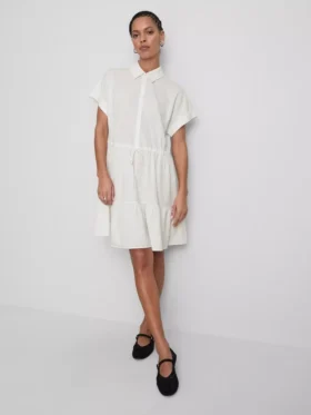 Minivestido de manga corta con volantes