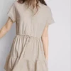 Minivestido de manga corta con volantes