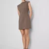 Minivestido entallado con mangas casquillo