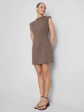Minivestido entallado con mangas casquillo