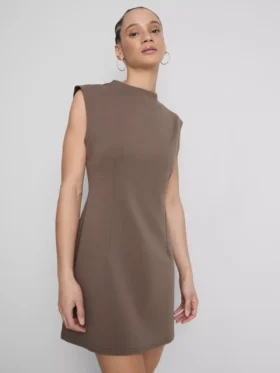 Minivestido entallado con mangas casquillo