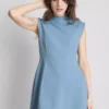 Minivestido entallado con mangas casquillo