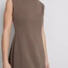 Minivestido entallado con mangas casquillo
