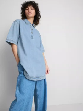 Minivestido recto de denim de algodón con cuello