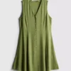 Minivestido sin mangas con cuello en V