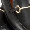 Mocasines con hebilla de imitación de piel