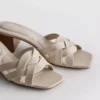 Mules de tacón grueso con tejido de imitación de piel