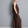 Pantalones anchos con textura y cordón