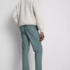 Pantalones chinos ajustados