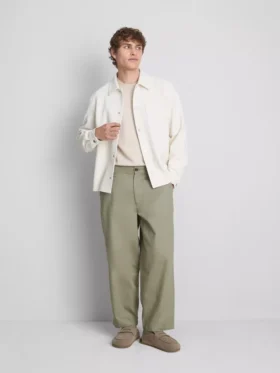 Pantalones chinos holgados de talle medio
