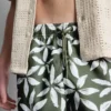 Pantalones Cortos con cordón y estampado floral