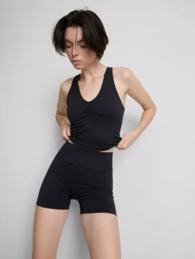 Pantalones Cortos sin costuras que se adaptan al contorno corporal