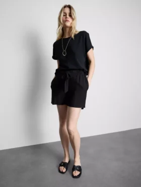 Pantalones cortos sin cremallera con cinturón