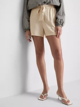 Pantalones cortos sin cremallera con cinturón