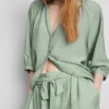 Pantalones cortos sin cremallera con cinturón