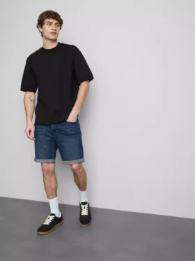 Pantalones cortos vaqueros ajustados de talle medio