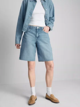 Pantalones Cortos vaqueros con dobladillo sin rematar