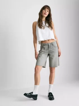 Pantalones Cortos vaqueros con dobladillo sin rematar