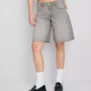 Pantalones Cortos vaqueros con dobladillo sin rematar