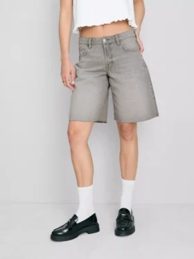 Pantalones Cortos vaqueros con dobladillo sin rematar