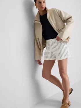 Pantalones Cortos vaqueros de talle medio con vuelta
